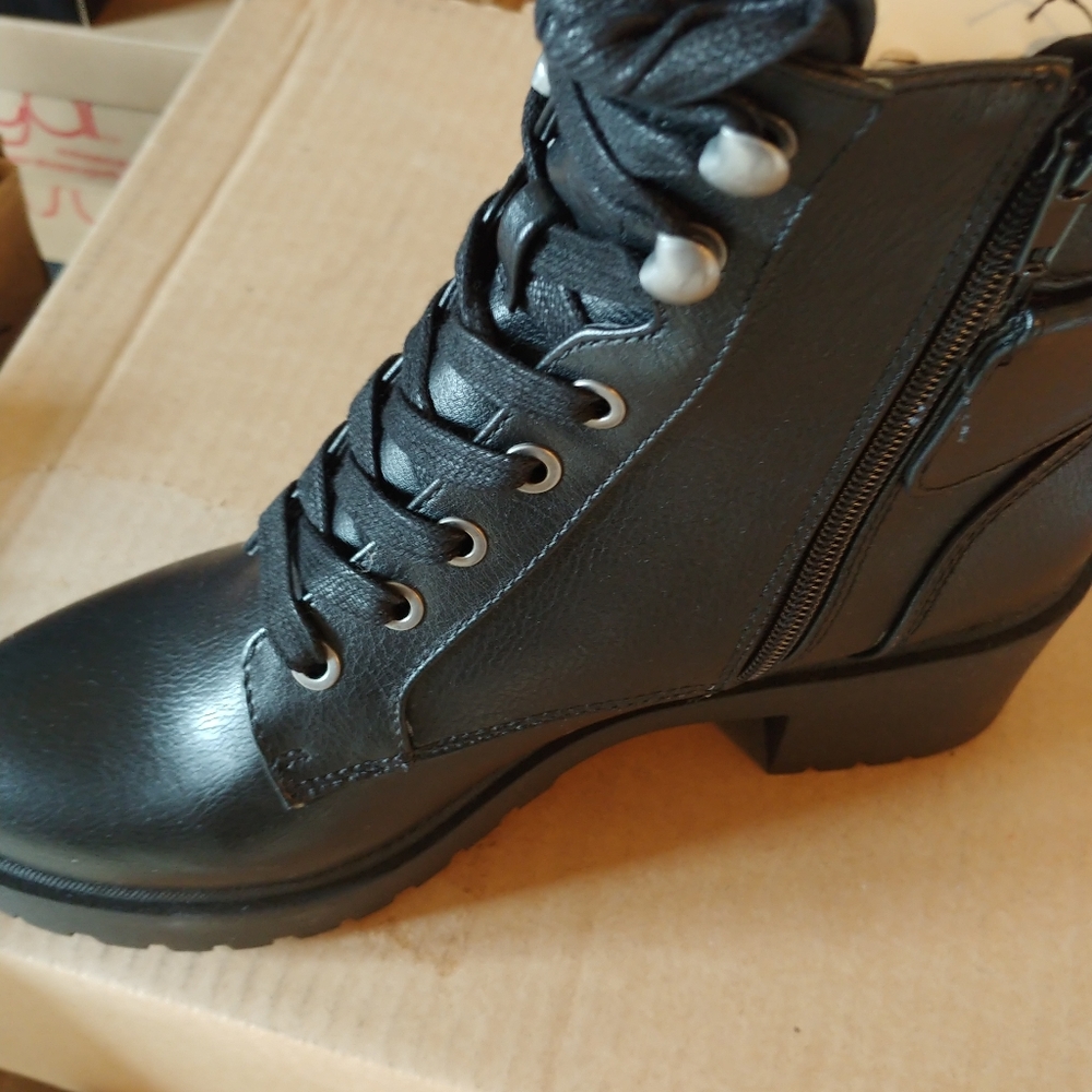 FREE SHIPPING! Trendy Black Indigo Boots
